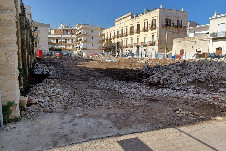 Parcheggio via Fossato. <span>Foto Gianluca Battista</span>