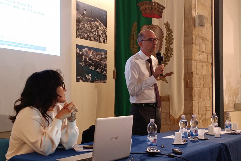 Michele Sollecito durante le comunicazioni alla città