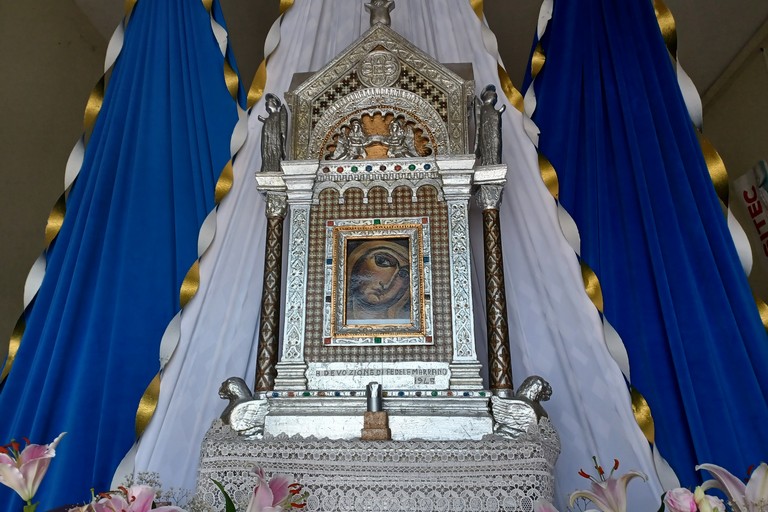 Maria SS di Corsignano - altare Comitato Feste. <span>Foto Gianluca Battista</span>