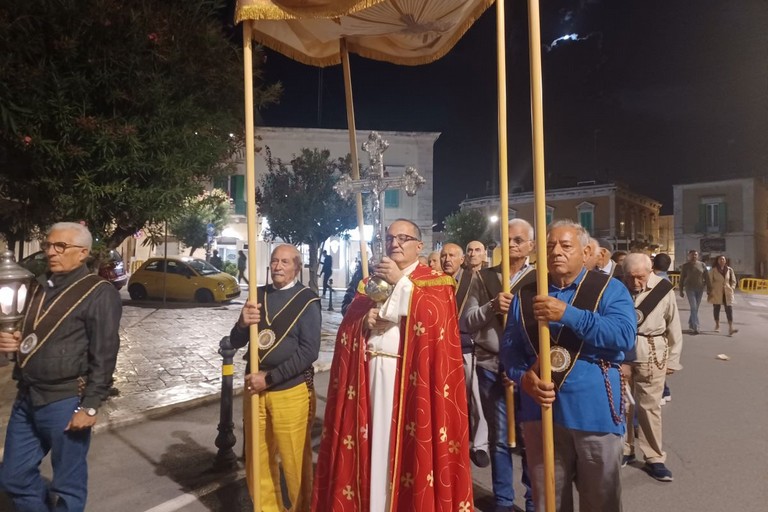 Esaltazione della Croce: a sera la processione della reliquia del Legno Santo