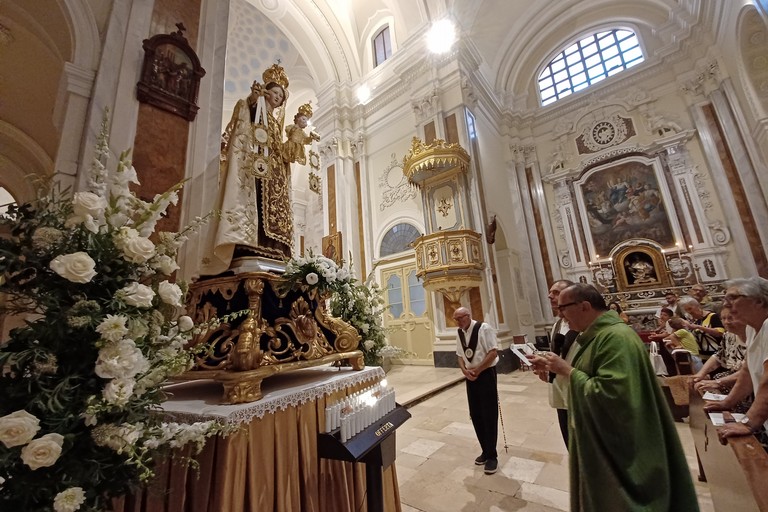 Benedizione abito Madonna del Carmelo. <span>Foto Gianluca Battista</span>