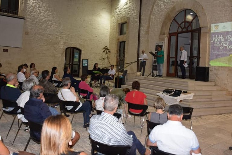 Aspettando la Notte Bianca della Poesia a Santeramo