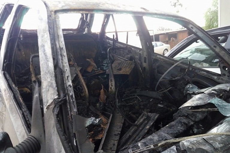 La Fiat Tipo incendiata in via Devenuto