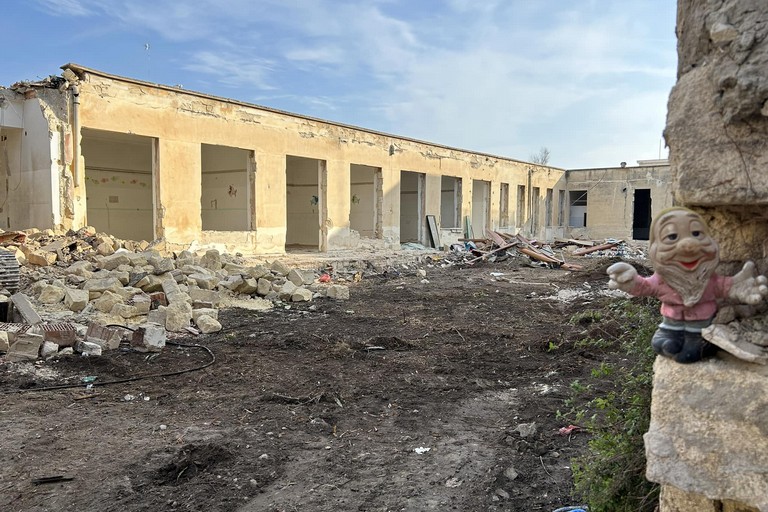 Ex asilo Pansini - demolizione. <span>Foto Giuseppe Depergola </span>