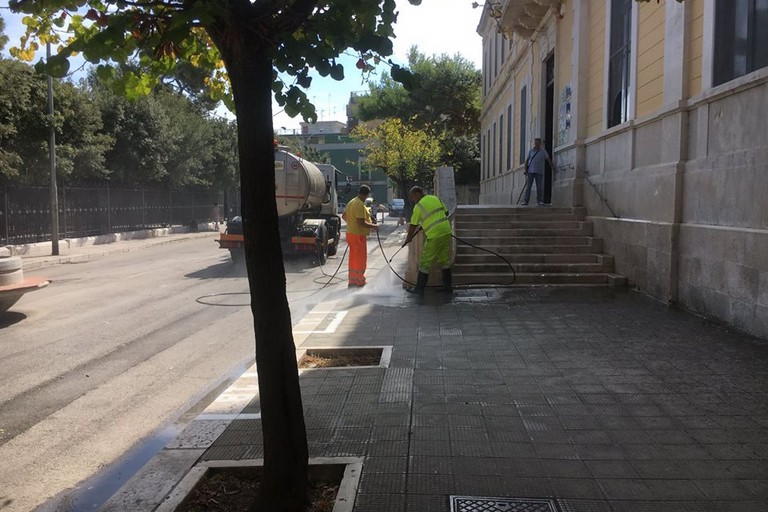 Pulizia davanti alla
