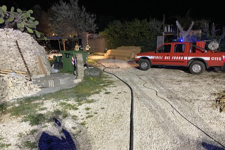 Fiamme in località Trincea