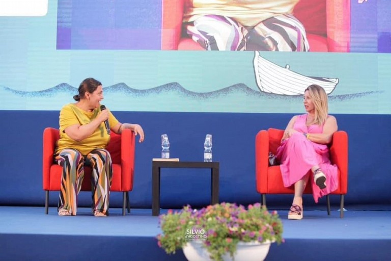 Paola Natalicchio con Gaia Tortora