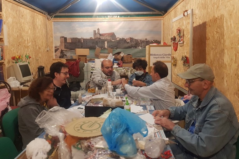 I preparativi per la mostra