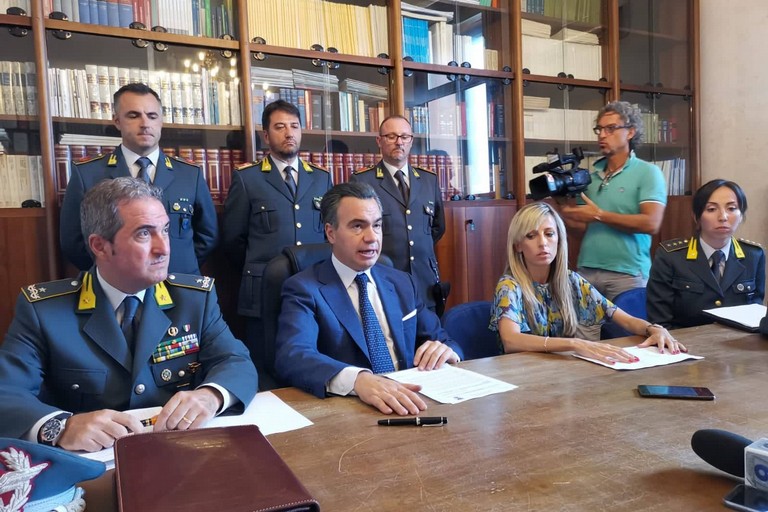 La conferenza stampa della Guardia di Finanza