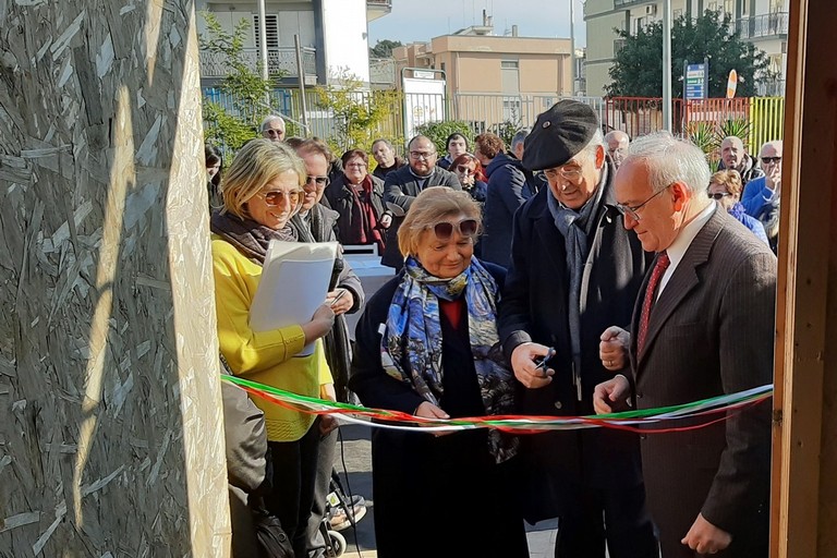 Il taglio del nastro. <span>Foto Angeli della Vita</span>
