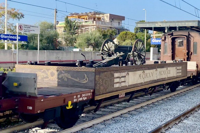 ANMI al passaggio del treno con il Milite Ignoto