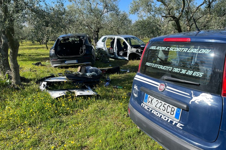 Le due auto recuperate dalla Metronotte