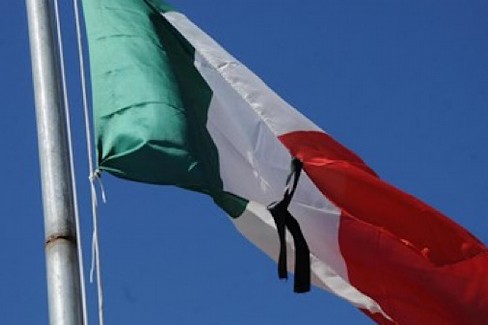 Tricolore a lutto