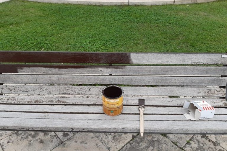 Le panchine da ripitturare