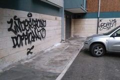I vandali dello spray colpiscono di notte
