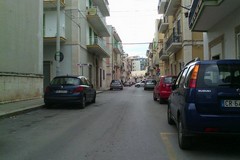 Lampioni spenti, «via Lupis al buio, invito ai ladri»