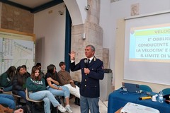 Sicurezza stradale, gli studenti di Giovinazzo a lezione dalla Polizia di Stato
