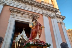 Centinaia di fedeli per le strade di Giovinazzo per il Sacro Cuore di Gesù - FOTO