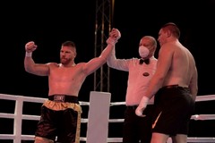 Boxe, Squeo vola sull'ottovolante: Bozinovic kot al secondo round