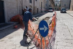 Partiti i lavori al basolato della salita di via Madonna degli Angeli