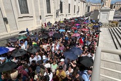 Il 25 aprile la cerimonia di chiusura della bara del Papa. Decine di giovinazzesi in coda per ultimo saluto