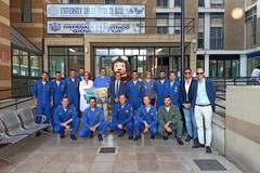 Sollecito e Depalo con i piloti delle Frecce Tricolori all'Ospedale pediatrico "Giovanni XXIII"