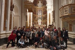Ragazzi e ragazze rumeni in visita alla Concattedrale di Giovinazzo