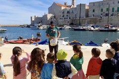 I bimbi della "San Tommaso" in visita al porticciolo di Giovinazzo