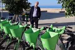 Nuove bici elettriche per i turisti: a Giovinazzo collegamenti anche con gli hotel - VIDEO