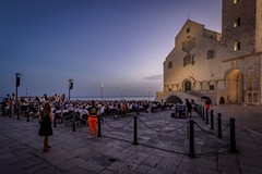 "Cattedrale all'alba", grande successo a Trani in Piazza Duomo
