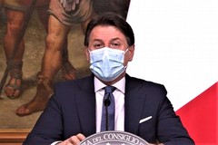 Giro di vite sulle feste degli italiani. Ecco cosa prescrive il nuovo Decreto Legge