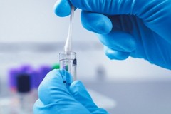 Covid, stop ai tamponi gratuiti in farmacia