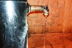«Perde acqua da settimane, ma nessuno fa nulla»