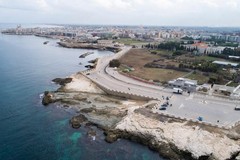 Shopping sul lungomare con il Giovinazzo Beach Village