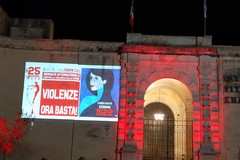 L'IVE s'illumina per il diritto alla felicità delle donne