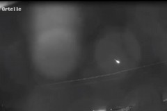 Scie luminose nel cielo di Giovinazzo: Protezione Civile segue il fenomeno