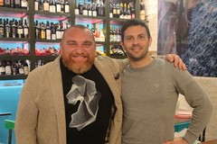 Il pilota motociclistico Michel Fabrizio all'Osteria Scvnazz