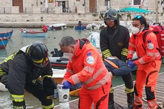Incendio su un'imbarcazione con un ferito. Maxi esercitazione in porto