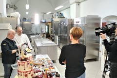 Le telecamere del Tg1 a Giovinazzo per l'arte di Nicola Giotti