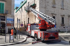 Un'altra tragedia sfiorata: si stacca un gattone dall'Ive, chiusa via Marconi