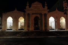 Spenta da novembre la lampada votiva al centro del "Calvario"