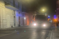 Serata di fuoco a Giovinazzo, un furgone colpito dalle fiamme