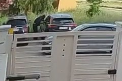 Rubano un'auto in meno di due minuti, il video del furto è virale