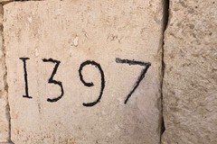 Ripulita scritta vandalica dall'epigrafe sulla chiesa dello Spirito Santo