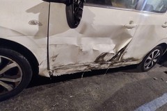 Carambola fra auto di notte in via Molfetta, sei quelle danneggiate