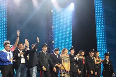 Piazza Vittorio Emanuele II gremita per lo show "Portati una sedia"