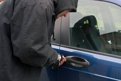 Anche un'auto rubata nella domenica orribile di Giovinazzo