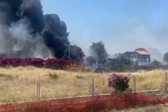 A fuoco Miragica: in tilt la statale 16 bis