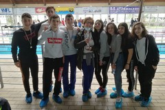 Nuoto, alle fasi regionali brilla l'I.C. "Bosco-Buonarroti"