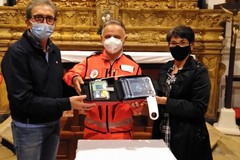 Associazioni di Giovinazzo donano defibrillatore al SerMolfetta